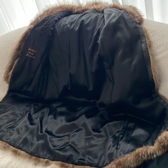 High Quality Vintage Women's Raccoon Ladies' Long Fur Coat - Size Small - Picture 10 of 17